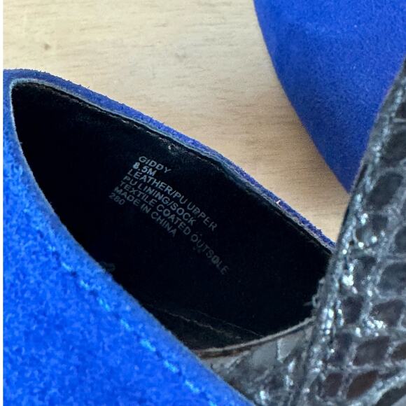 Steve Madden Giddy Womens 8.5 Black Leather Blue Suede Heels PointedToe Stiletto - Picture 3 of 6